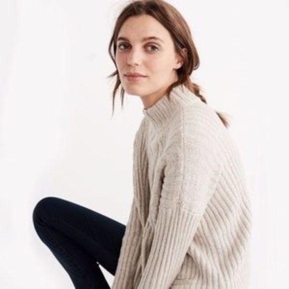 Boxy Cable Turtleneck Sweater - Picture 3 of 5